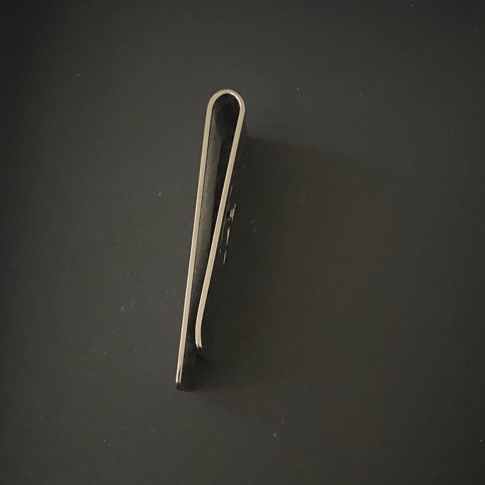 Louis Vuitton Elegant Silver Money Clip - Picture 6 of 12